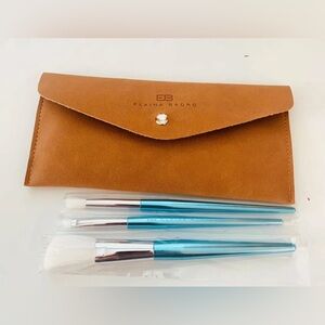 Elaina Badro Baby Blues 3 Piece Brush Set Angled Makeup Contouring Brushes new